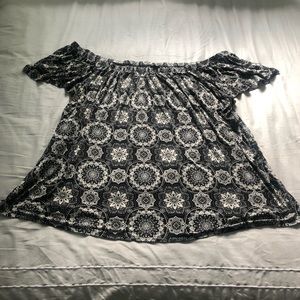 Torrid off the shoulder medallion top - 5x
